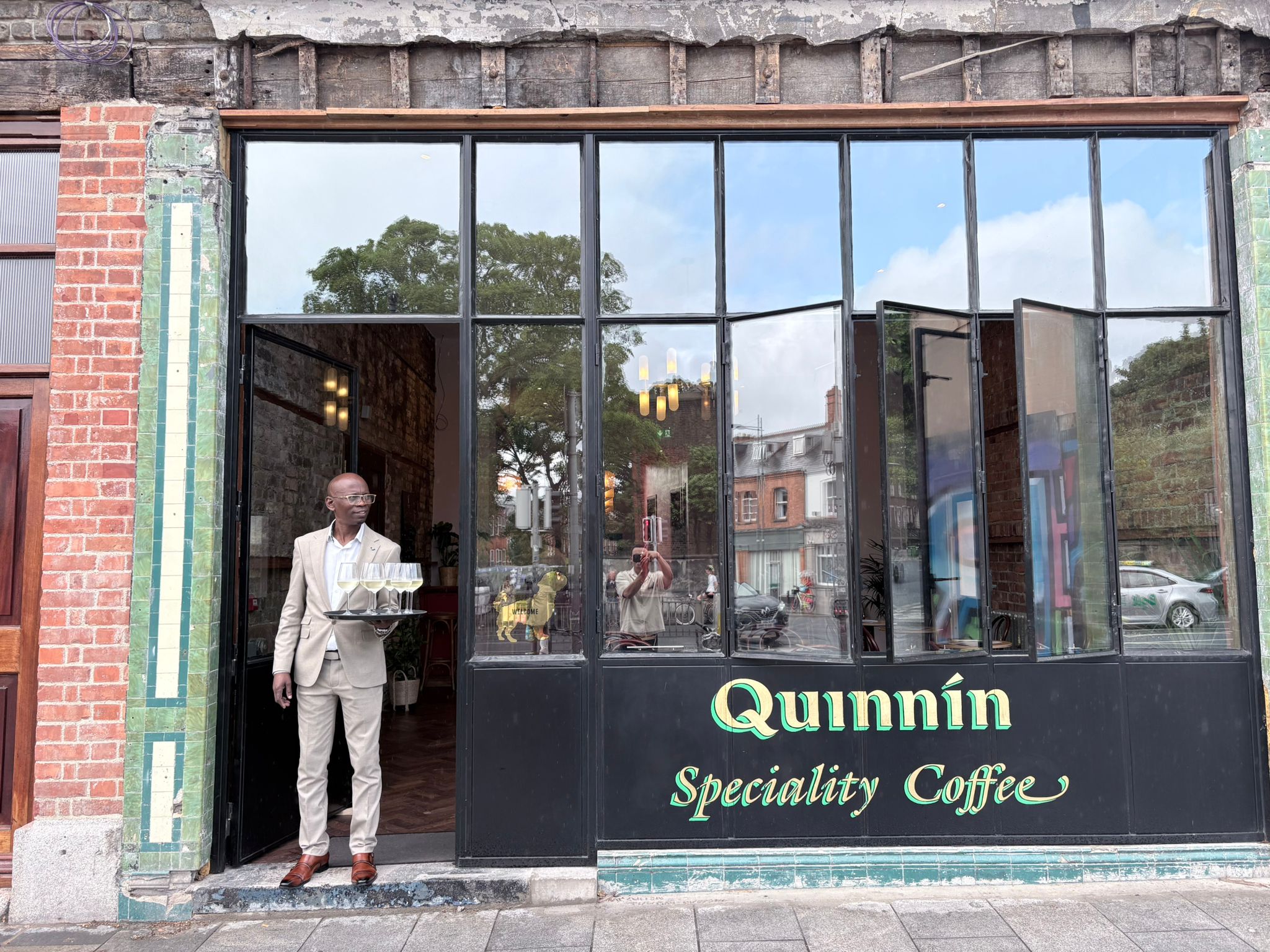 Quinnín storefront, Drumcondra